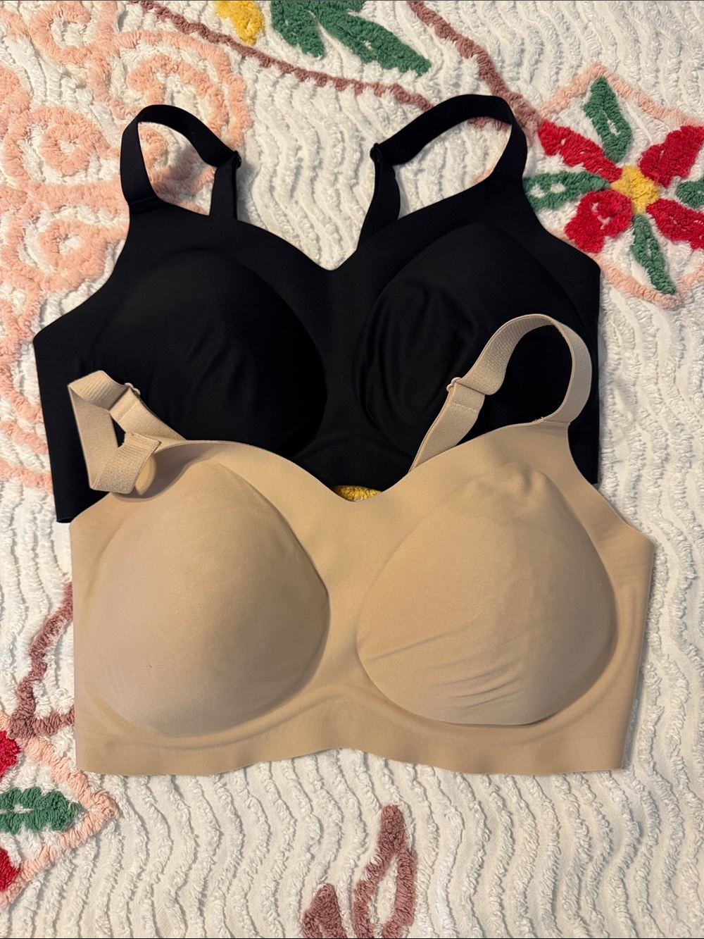 Knix Seamless Comfort Wireless Bra bundle of 2 xl++- Black & Nude.